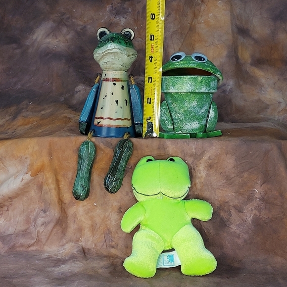 Frog Collectibles Trio Classic Toy Co Plush,Clay Pot frog,Resin Metal Wood Frog - Picture 2 of 10
